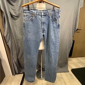 Levi's 501 straight leg blue Jeans size 34/36